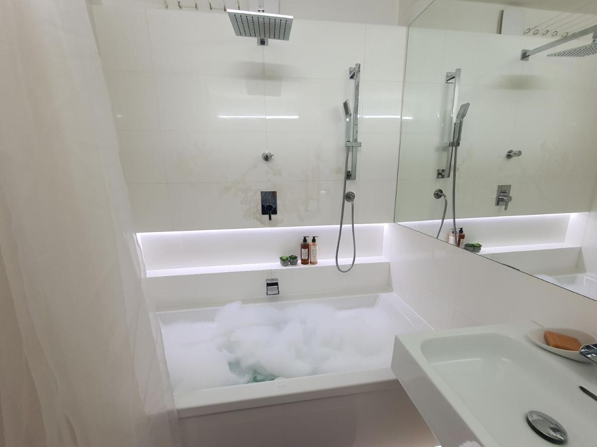 브로츠와프 Whitebeeapartament 아파트 외부 사진